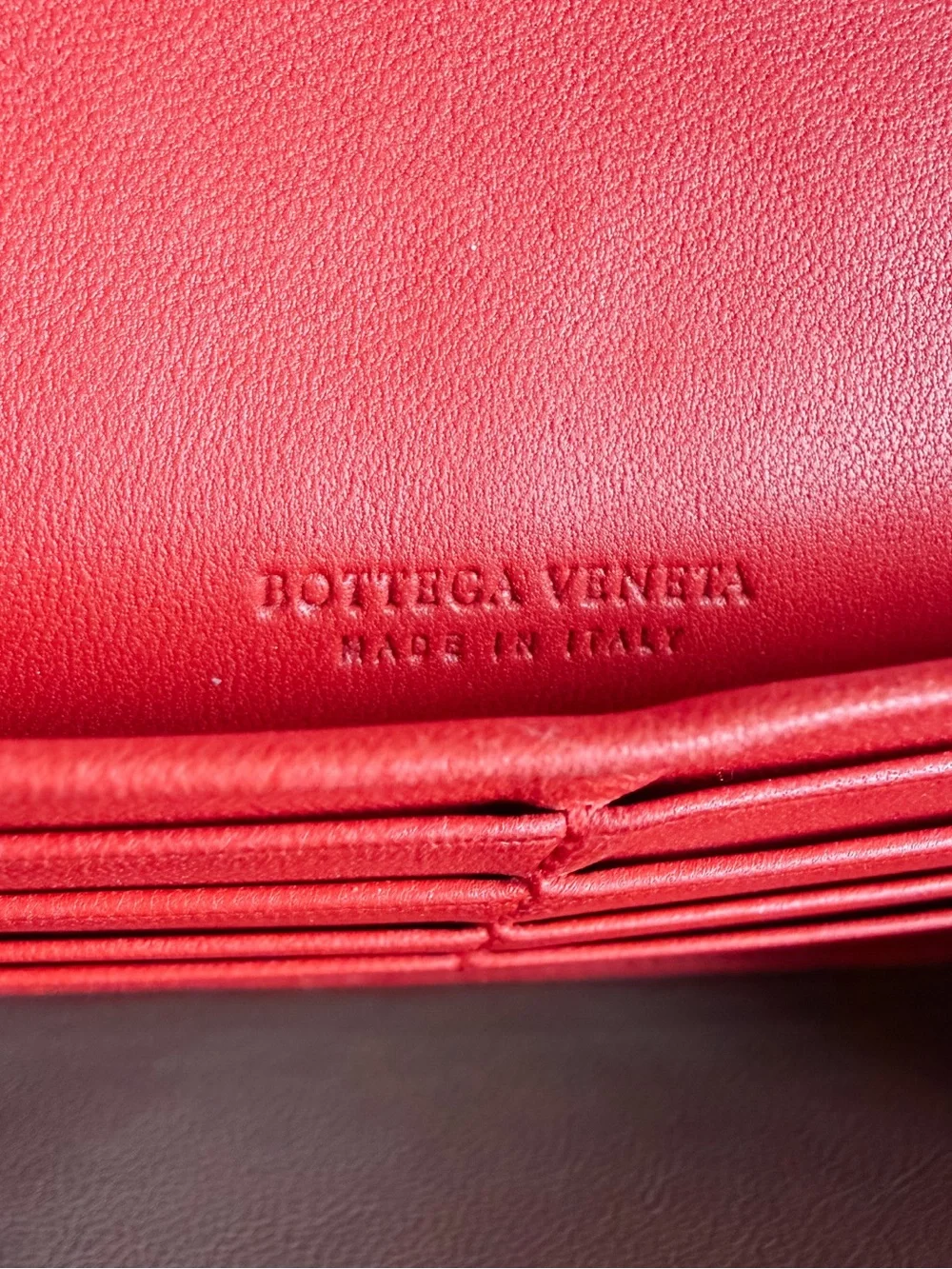 Bottega Venata Intrecciato leather flap Wallet on chain - Picture 7 of 16